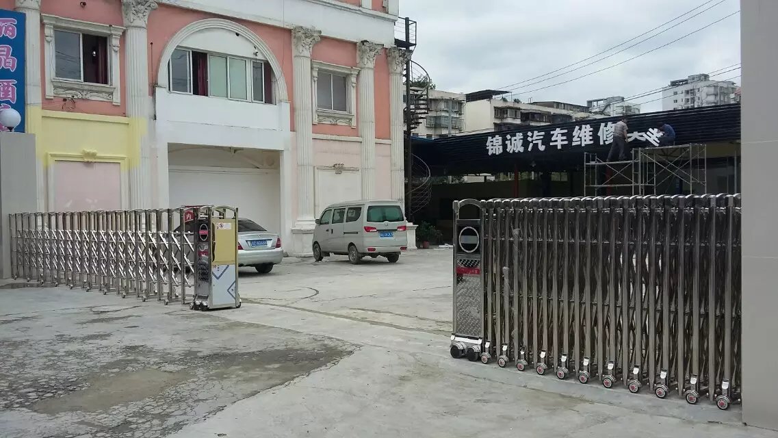 四川德陽市伸縮門